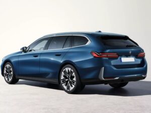 Noleggio nuova BMW serie 5 station wagon