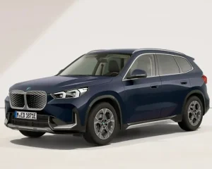 BMW iX1 a noleggio lungo